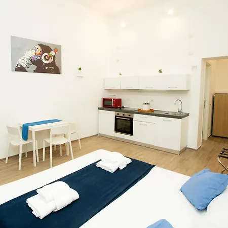 Manara10 Blu1 Διαμέρισμα *